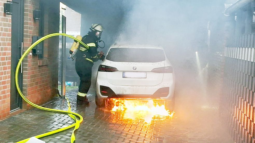 Polizei und Feuerwehr waren am Donnerstagmorgen in Weener im Einsatz. Symbolfoto: Pixabay