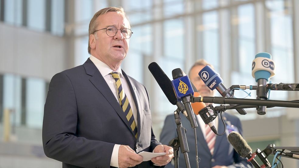 Die Marine verlegt derzeit zwei Schiffe in Richtung der Straße von Hormus - das gab Verteidigungsminister Pistorius bei einem Treffen mit seinen Nato-Kollegen in Brüssel bekannt. Foto: Malin Wunderlich