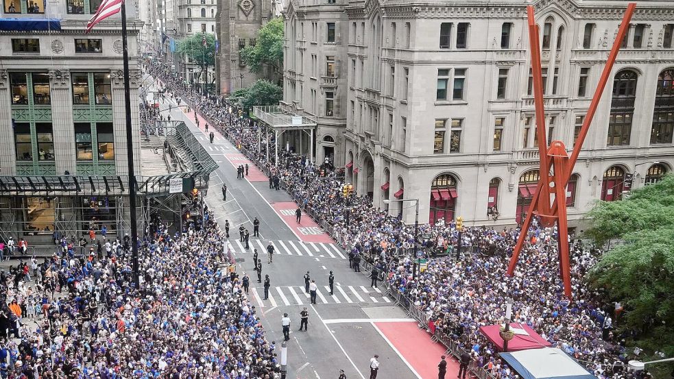 Der Andrang zur Knicks-Parade in New York war riesig. Foto: Richard Drew
