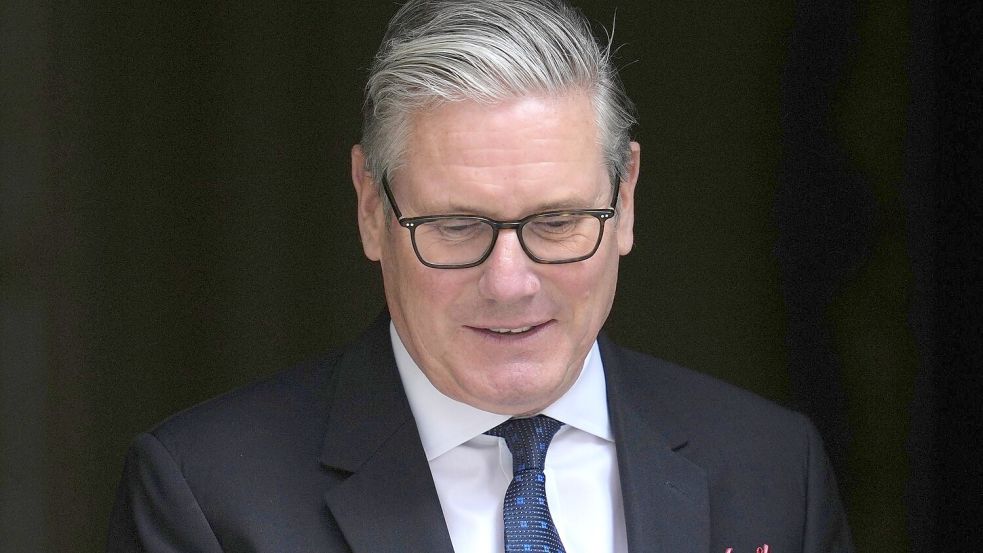 Tief in der Krise: Der britische Premierminister Keir Starmer. (Archivbild) Foto: Kin Cheung/AP/dpa