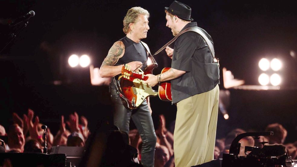 Peter Maffay (l-r) und Johannes Oerding arbeiten schon jahrelang zusammen. Foto: Gregor Fischer