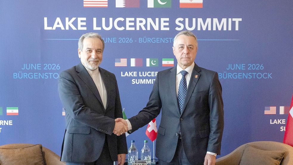 Der Schweizer Außenminister Ignazio Cassis traf sich mit seinem iranischen Amtskollegen Abbas Araghtschi. Foto: Urs Flueeler