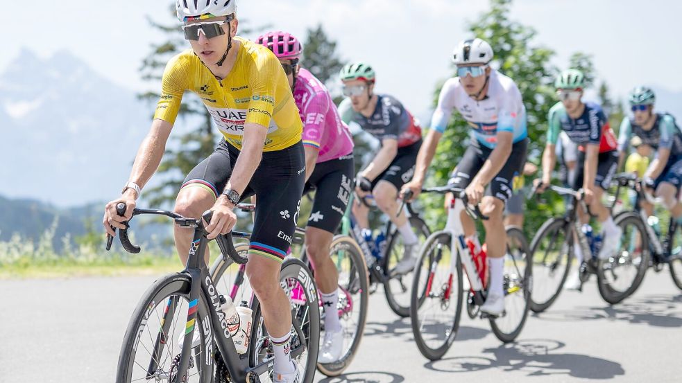 Hat die Tour de Suisse souverän gewonnen: Tadej Pogacar. Foto: Gian Ehrenzeller/KEYSTONE/dpa