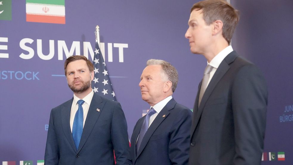 Die US-Delegation führt Vizepräsident JD Vance (l) an. Foto: Nathan Howard