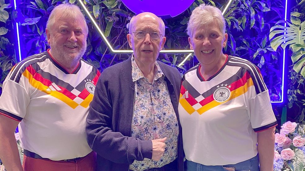 Die Janssens trafen die Manager-Legende Rainer Callmund.