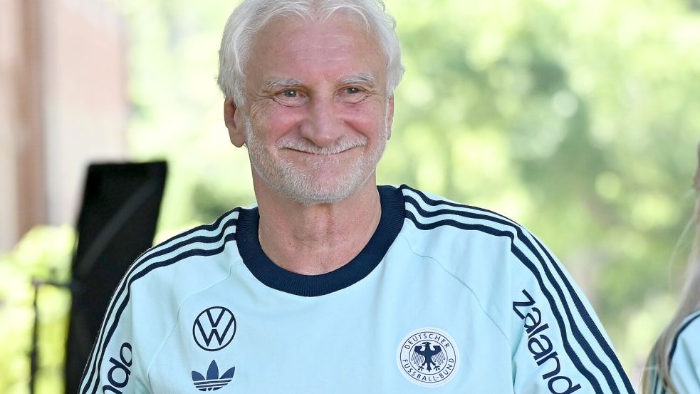 Rudi Völler ist ein wichtiger WM-Berater für Bundestrainer Nagelsmann. Foto: Federico Gambarini/dpa