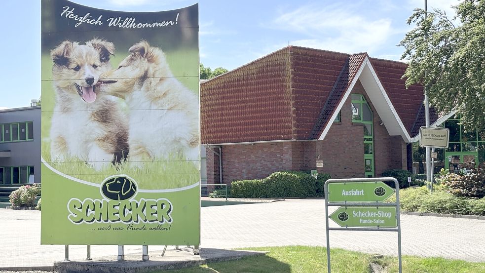 Hier weiß man, was Hunde wollen: Der Unternehmenssitz von Schecker liegt in Ost-Victorbur.Foto: Aiko Recke