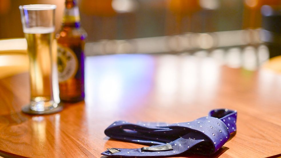 Am häufigsten wird Alkohol als problematisches Suchtmittel am Arbeitsplatz genannt. (Symbolbild) Foto: Sebastian Gollnow