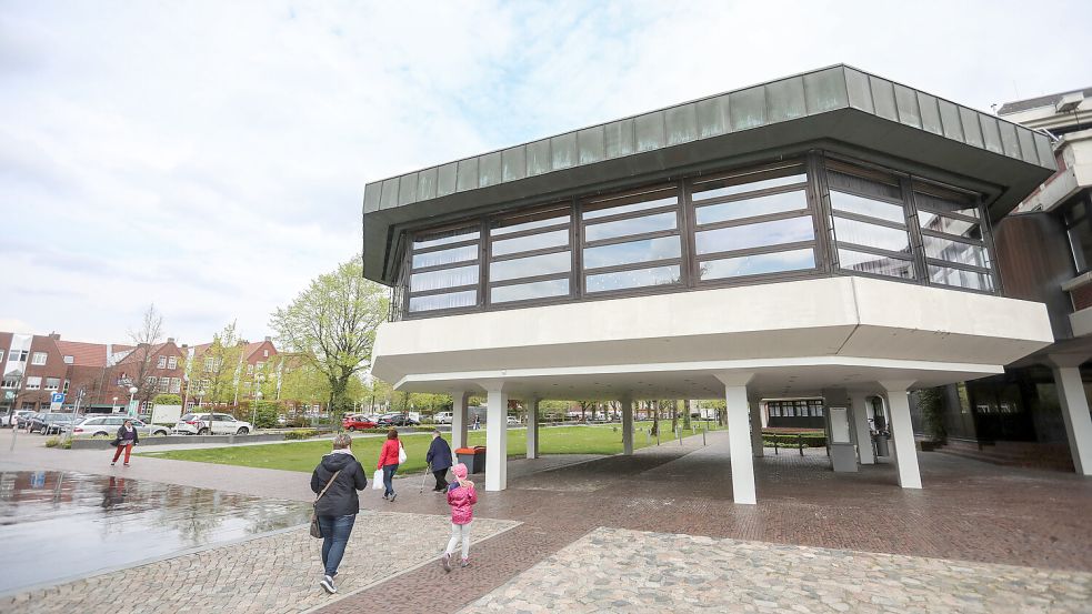 Im Rathaus entscheidet sich, wie es in Aurich künftig weitergeht. Zur Bürgermeisterwahl im September 2026 bringen sich immer mehr Bewerber in Stellung. Foto: Romuald Banik
