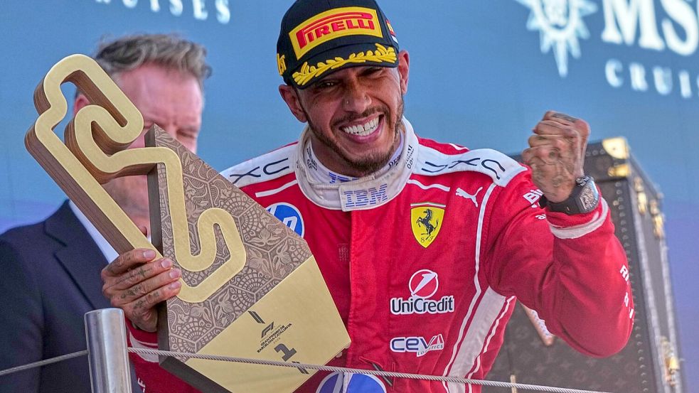 Die Erlösung: Lewis Hamilton gewann in Barcelona erstmals für die Italiener. (Archivbild) Foto: Fatima Shbair