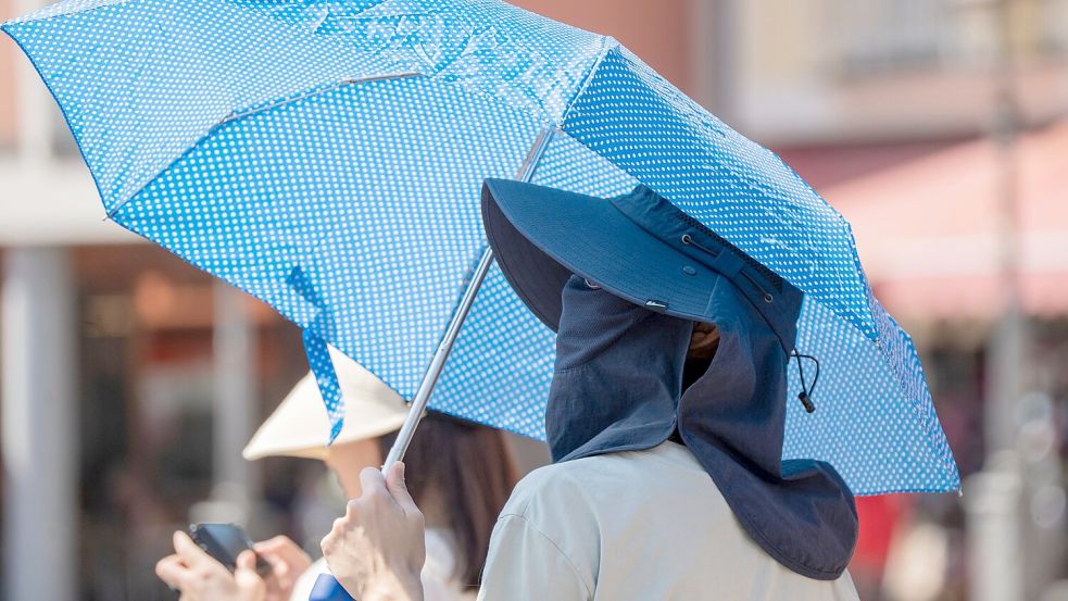 Kopfbedeckung, Sonnenschutz und Co. - in diesen Tagen gefragte Begleiter. Foto: Andreas Arnold