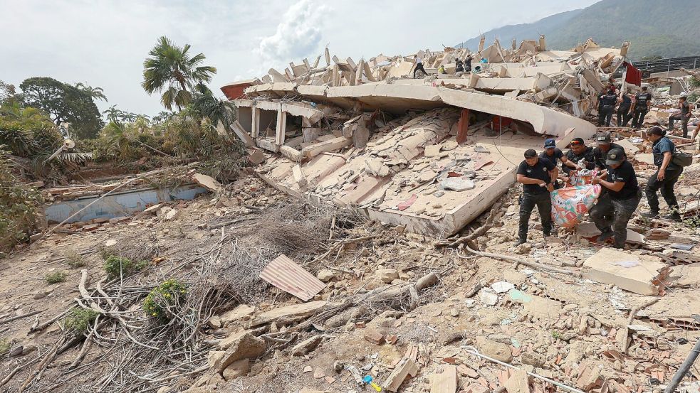 Tausende Menschen werden noch unter den Trümmern vermutet. Foto: Stringer