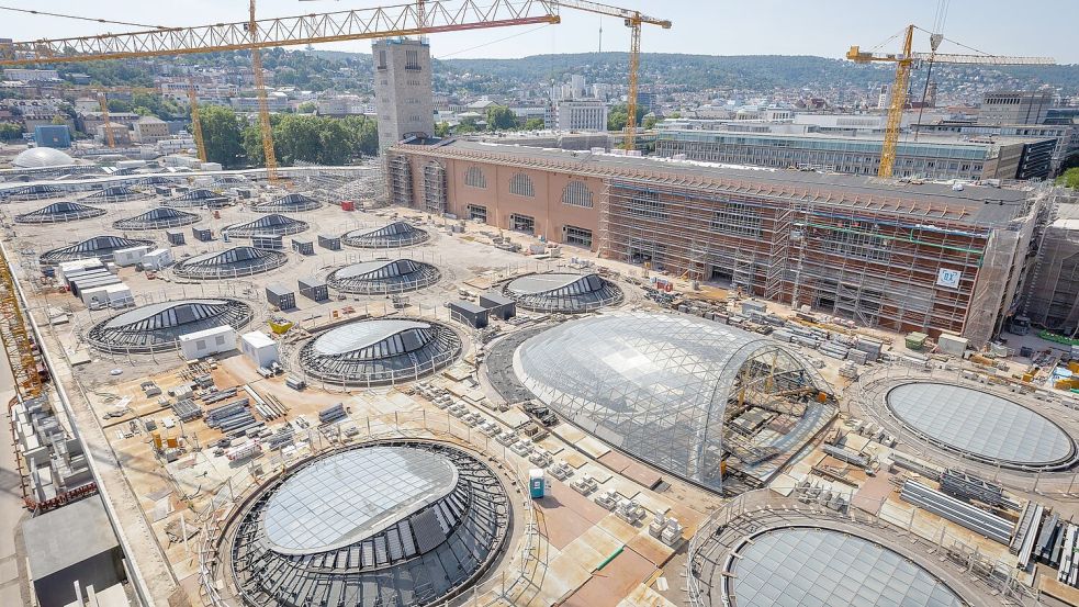 Wird nicht nur später fertig, sondern auch teurer: der neue Stuttgarter Hauptbahnhof. Foto: Christoph Schmidt