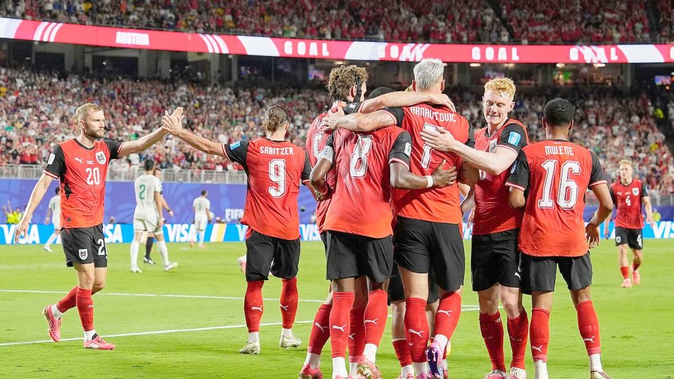 Jubel bei Österreich: Marko Arnautovic brachte sein Team in Führung. Foto: Charlie Riedel