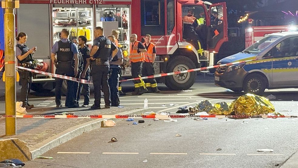 Bei dem Scooter-Unfall stirbt ein 23-jähriges Zwillings-Bruderpaar. (Archivbild) Foto: Mike Seeboth/dpa