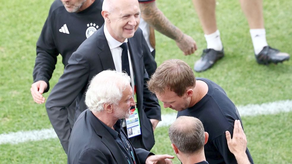 DFB-Boss Bernd Neuendorf muss eine Entscheidung über die Zukunft von Julian Nagelsmann als Bundestrainer fällen. Foto: Christian Charisius/dpa