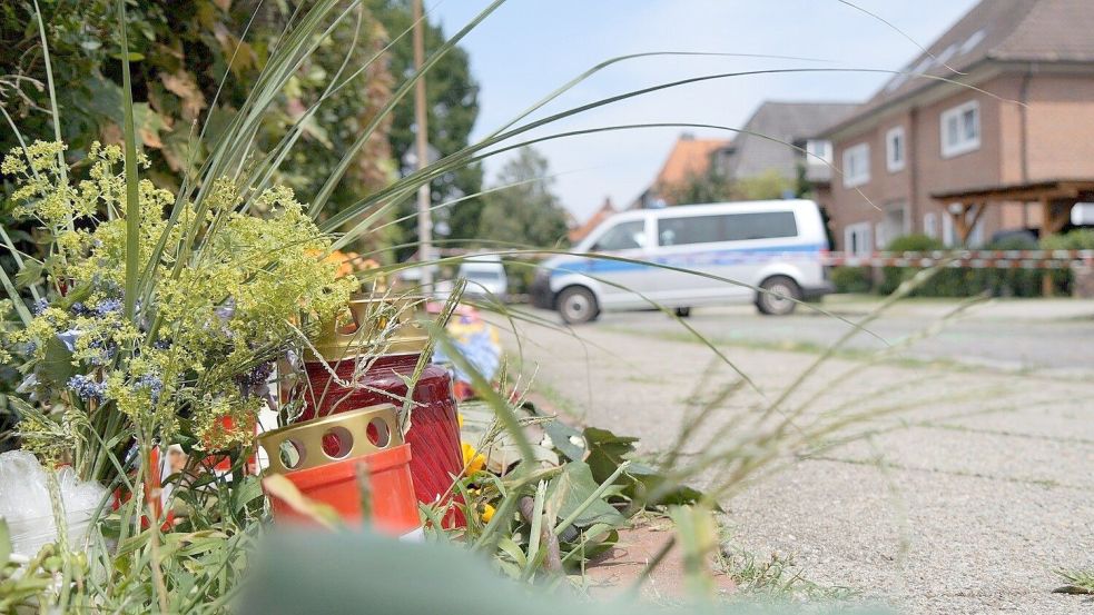 Auch Osnabrück gedenkt der Opfer von Stade. In einer Jugendeinrichtung wurden sechs Mitarbeitende erschossen. Foto: Jörn Hüneke
