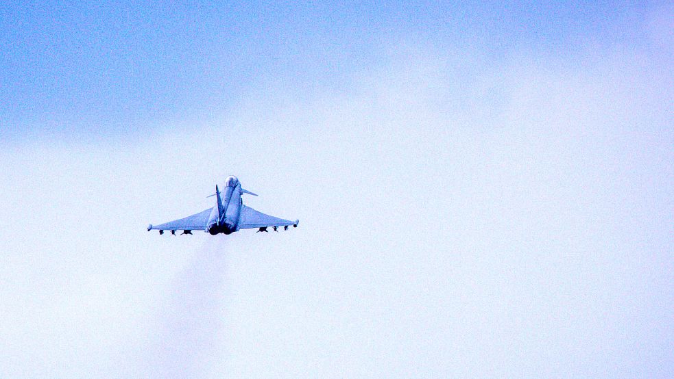 Ein Eurofighter beim Start. Foto: Jens Büttner/dpa