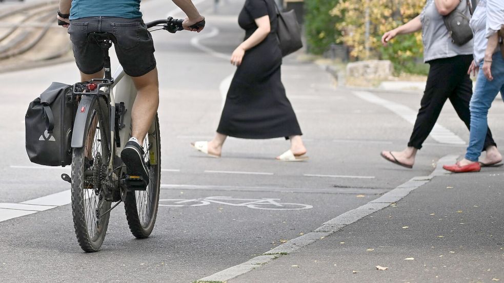 Beim Radfahren atmet man mehr Luft ein als beim Gehen. Foto: Bernd Weißbrod