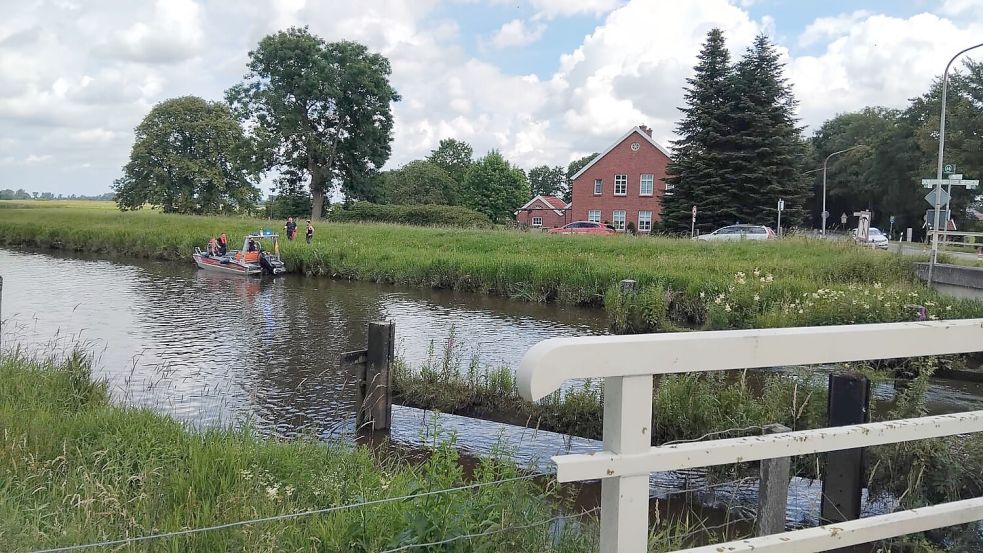 Die Wasserrettung des Landkreises Leer war in Potshausen im Einsatz. Foto: Clarissa Scherzer