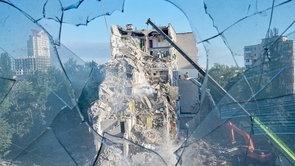 Viele Wohnhäuser in Kiew sind nach dem russischen Angriff schwer beschädigt. Foto: Efrem Lukatsky