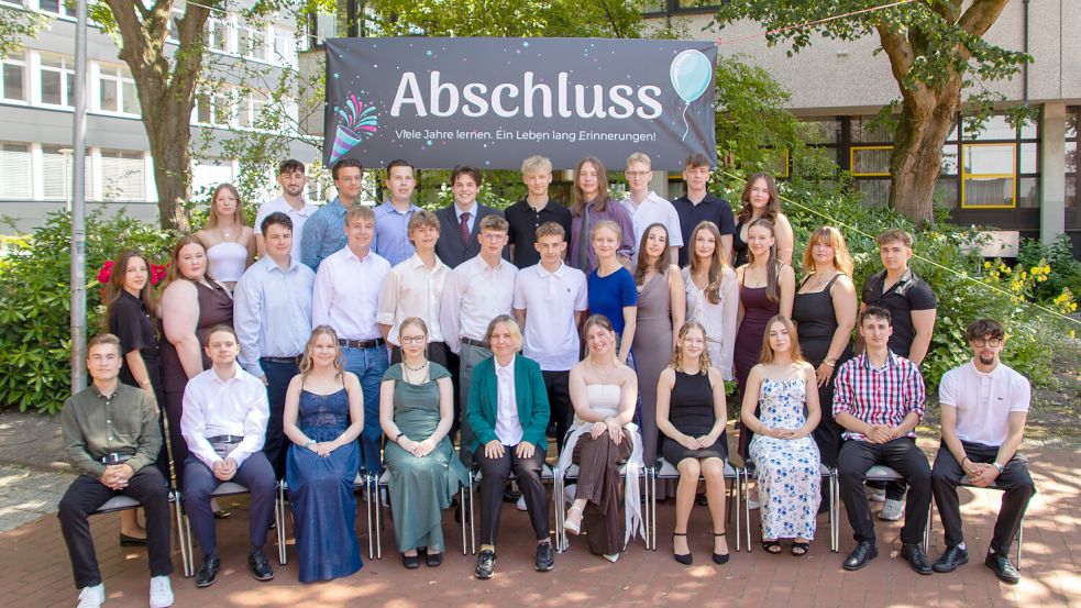 Die erfolgreichen Abiturienten und Abiturientinnen. Foto: BBS 2