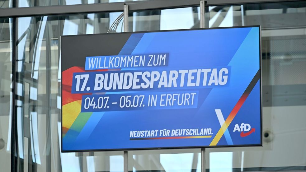Die AfD trifft sich in der Messe Erfurt. Foto: Martin Schutt/dpa