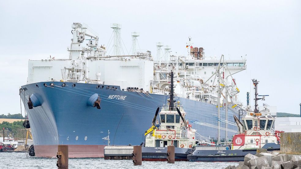 Der Iran-Konflikt hat sich auf den LNG-Lieferbetrieb nach Rügen ausgewirkt, sagt der dortige Terminalbetreiber. Foto: Stefan Sauer