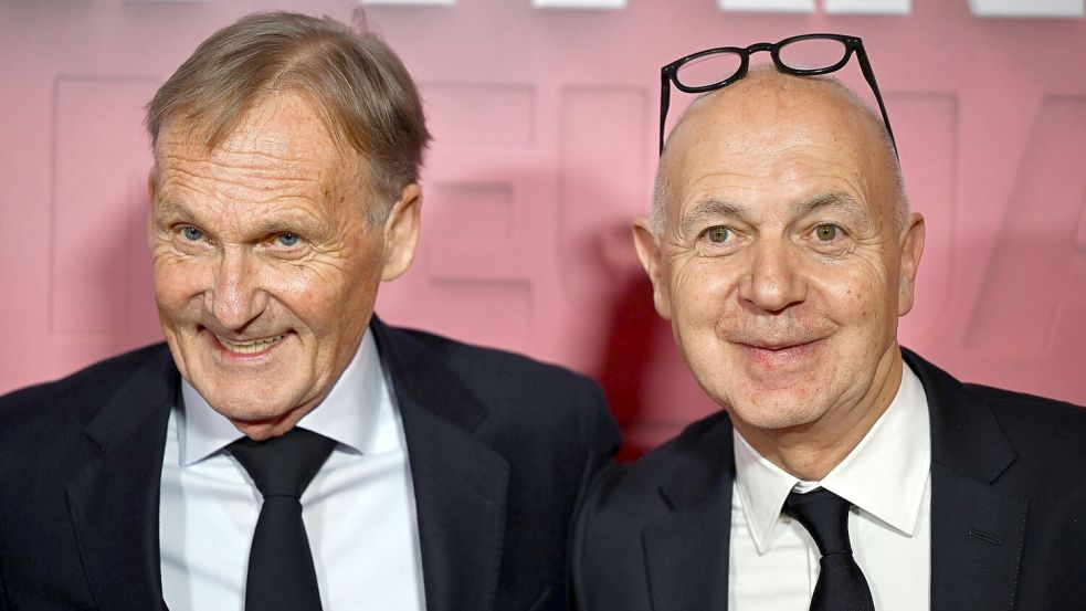 DFB-Präsident Bernd Neuendorf (r) und Ligapräsident und DFB-Vize Hans-Joachim Watzke sollen zu Jürgen Klopp in die USA reisen. (Archivbild) Foto: Florian Wiegand