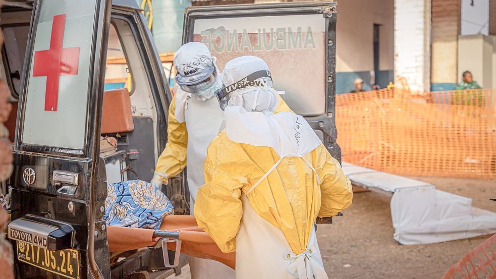 Ein mit dem Ebola-Virus infizierter Mediziner, der nach seiner Rückkehr aus dem Kongo in Frankreich in eine Klinik kam, gilt nun als genesen (Archivbild). Foto: -/XinHua/dpa