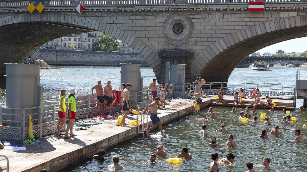Die Freibäder in der Seine in Paris waren im vergangenen Jahr ein voller Erfolg. Foto: Romain Perrocheau/AFP/dpa