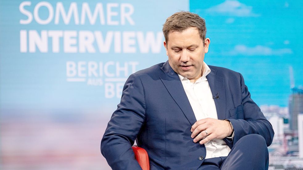 „Man kann sich gegenüber Putin nicht mit der schwarzen Null verteidigen“, sagt der Finanzminister. Foto: Fabian Sommer/dpa