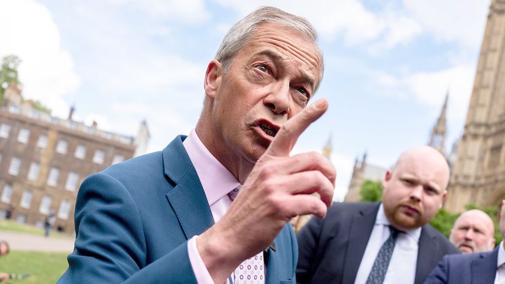 Der Chef der rechtspopulistischen Partei Reform UK legt sein Mandat nieder. (Archivbild) Foto: Jordan Pettitt