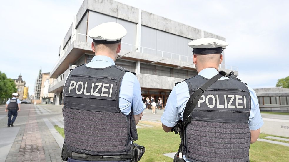 Am Bundesverfassungsgericht geht es um Befugnisse der Polizei. Foto: Uli Deck