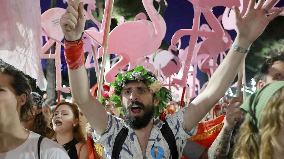 Es geht auch um Brutgebiete der Flamingos - deshalb spricht man inzwischen von der „Flamingo-Revolution“ in Albanien. (Archivbild) Foto: Hameraldi Agolli