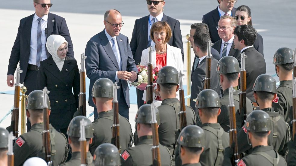 Charlotte Merz begleitet ihren Mann Friedrich zum zweiten Mal bei einer Kanzler-Reise nach Ankara. Foto: Abdullah Güçlü