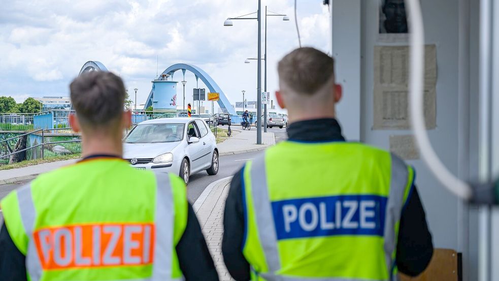 Mehr Einsatzstunden fielen für Bundespolizisten wegen Grenzschutzaufgaben an. Foto: Patrick Pleul