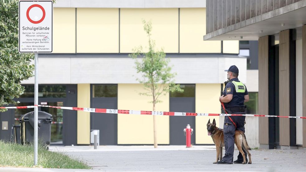 Am Tag nach dem Angriff fand an der Schule wieder Unterricht statt. Foto: Karl-Josef Hildenbrand/dpa