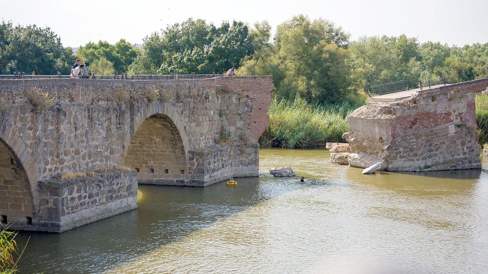 Die alte Brücke von Talavera: Bereits jetzt wird im Sommer oft das Wasser knapp. Foto: IMAGO/Europa Press