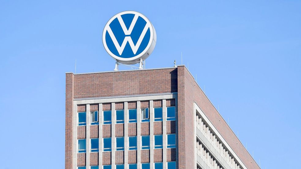 Im Vorstandhochhaus in Wolfsburg traf sich am Donnerstag der Aufsichtsrat. (Archivbild) Foto: Julian Stratenschulte