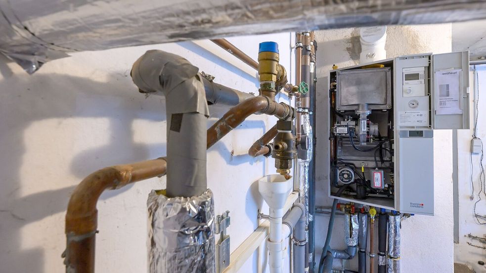 Künftig sollen neben einer Wärmepumpe, einem Fernwärmeanschluss, hybriden Heizungsmodellen oder einer Biomasseheizung weiterhin auch neue Gas- und Ölheizungen eingebaut werden können. (Symbolbild) Foto: Hendrik Schmidt