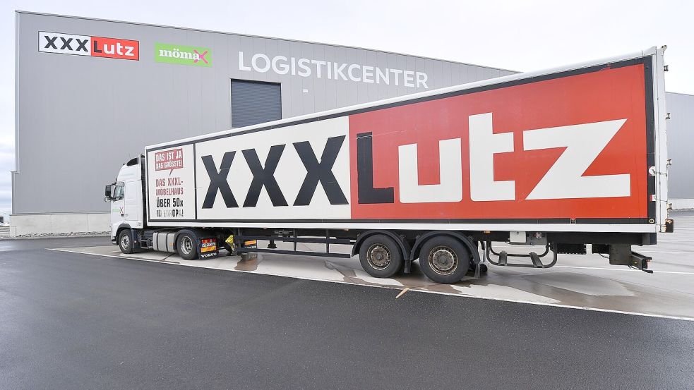 Die XXXLutz-Unternehmensgruppe ist nach eigenen Angaben einer der weltweit größten Möbelhändler. (Archivbild) Foto: Martin Schutt