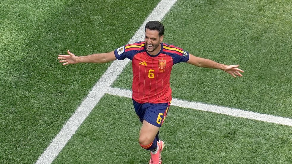 Erneut Spaniens Matchwinner: Mikel Merino. Foto: Marcio J. Sanchez