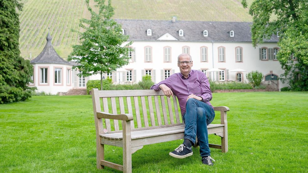 Malerisch gelegen: das Weingut von TV-Star Günther Jauch im rheinland-pfälzischen Kanzem an der Saar. (Archivbild) Foto: Harald Tittel