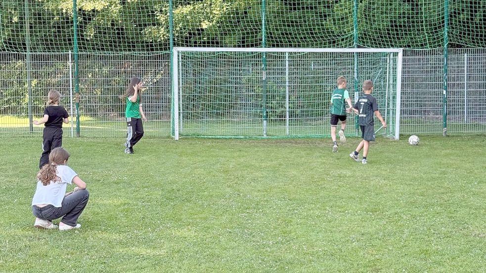 Kinder und Jugendliche können jetzt auf dem Jahnplatz frei kicken. Foto: Stadt Norden
