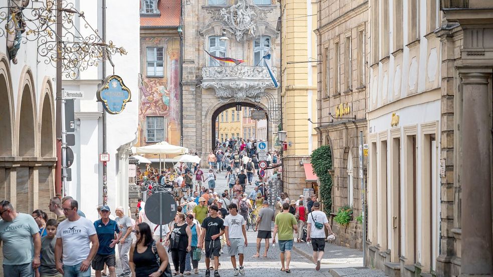 Viele Menschen zieht es zum Einkaufen nicht mehr so oft in die Innenstädte. Foto: Daniel Vogl