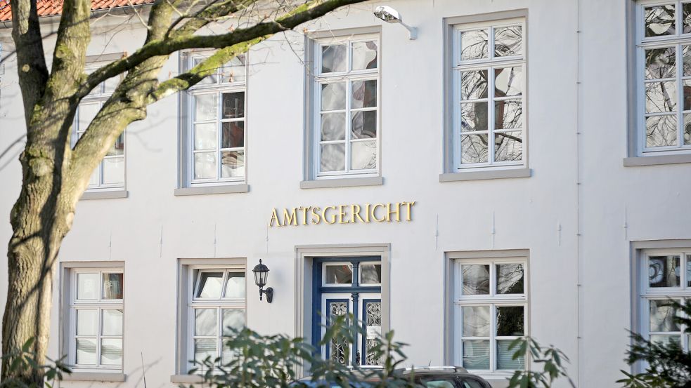 Im Amtsgericht in Aurich werden beispielsweise Personenkontrollen durchgeführt, um gefährliche Gegenstände im Gepäck von Besuchern zu entdecken. Foto: Romuald Banik