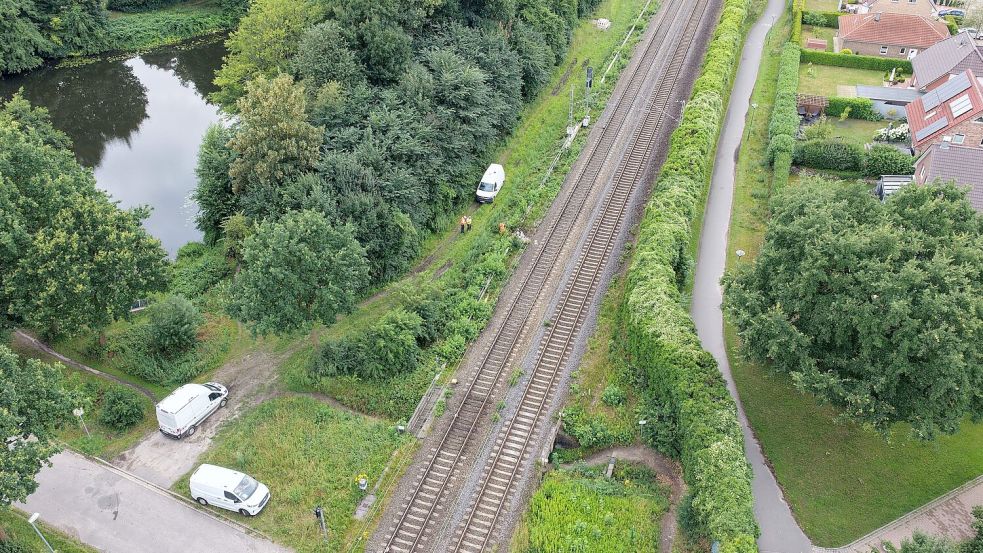 Unklar war zunächst, wie lange die Sperrung dauern wird. Foto: Sebastian Peters/NEWS5/dpa