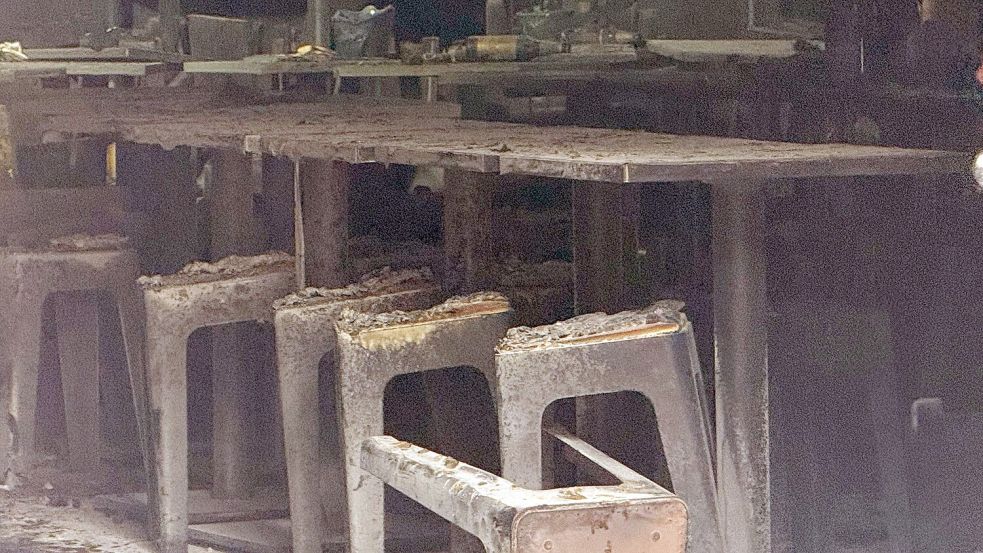 Ein Blick in die Ruine lässt das Ausmaß der Tragödie erahnen. Foto: Carola Frentzen
