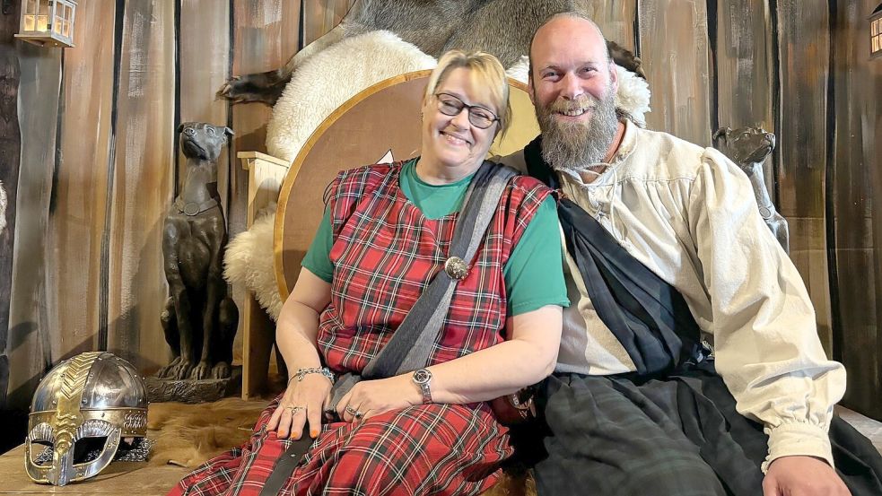 Vor zwei Jahren war für Friedel und Gerold Klaaßen beim Restaurant-Test im „Walhalla“ in Großefehn die Welt noch in Ordnung. Jetzt mussten sie eine traurige Nachricht verkünden. Foto: Rilana Kubassa